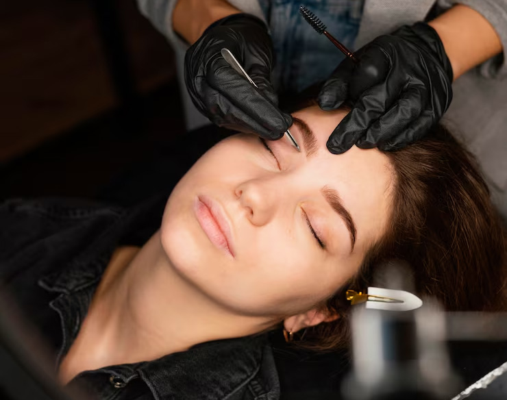 Barvení řas a obočí